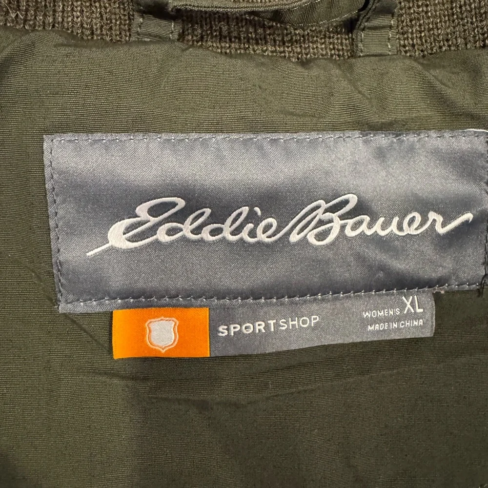 Eddie Bauer Quilted Hunting Jacket w/Leather Accents - Picture 4 of 4